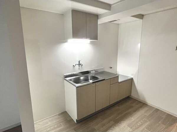 マルトウビルのキッチン|コンパクトなキッチンで掃除もラクラク