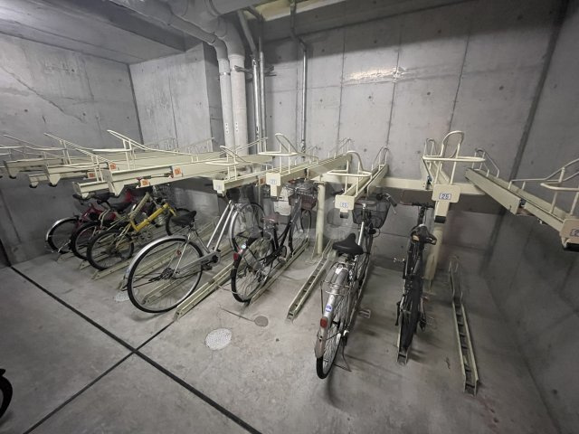 ライフデザイン江戸堀のその他共用部分|ライフデザイン江戸堀　駐輪場