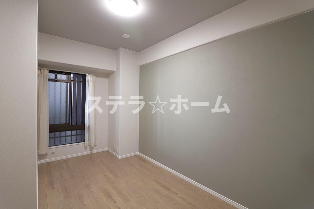 レックスコート都島の洋室|落ち着いた色調の洋室です