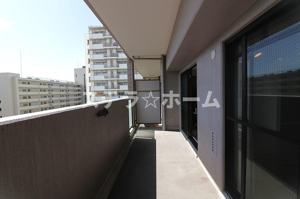 レックスコート都島のバルコニー|外からの目が気にならないバルコニーで洗濯物が干せます