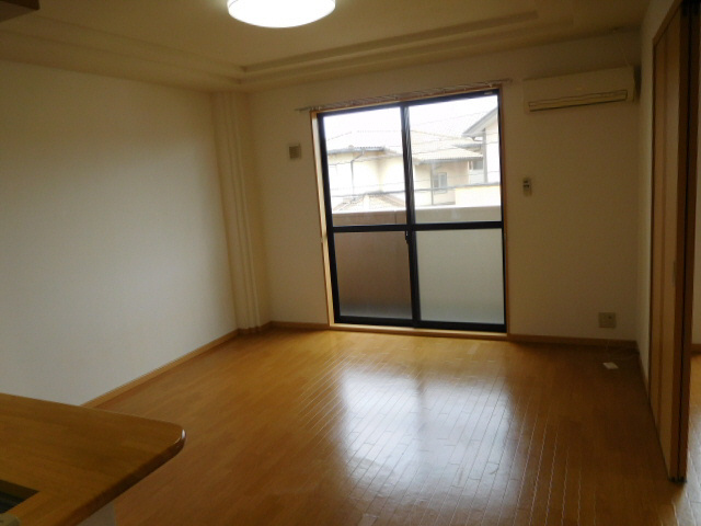 アニヴェルセルⅡの居間・リビング