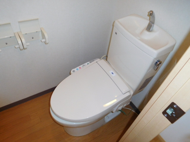 アニヴェルセルⅡのトイレ