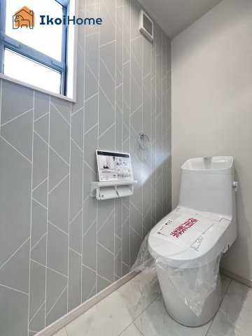 明石市鳥羽　全1棟　新築戸建のトイレ|【ホームページに現地動画掲載中】●年中無休：当日予約可●トイレが2か所あるので夜中も安心です。