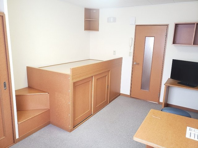 レオパレス幸手南の居間・リビング