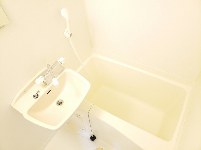 レオパレス幸手南の浴室