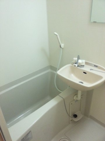 レオパレスリブェールⅡの浴室