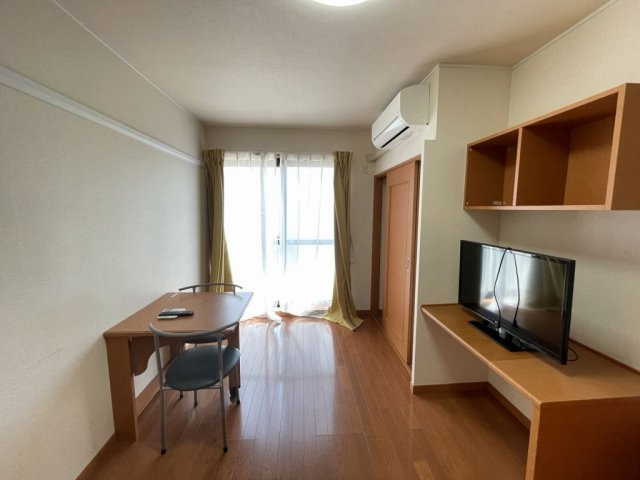 レオパレスハピの居間・リビング