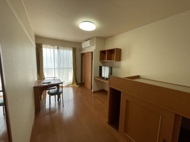 レオパレスハピの居間・リビング