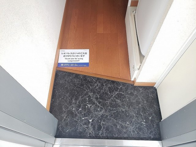レオパレスハピの玄関