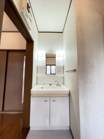 メゾネット高橋Ⅱの独立洗面台