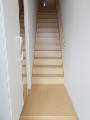 パークヒルズむらさきのＨの玄関