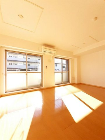 プレジールⅡの居間・リビング