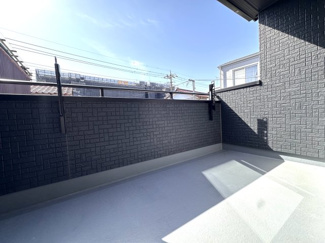 【バルコニー】 | 川口市前川４丁目　新築戸建 | 広々としたバルコニーです