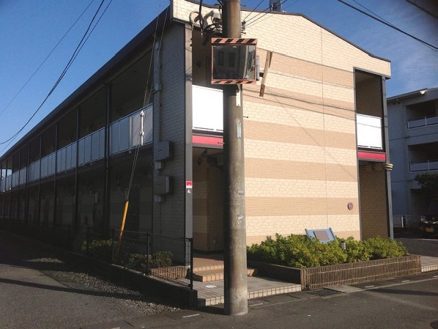 レオパレスレヴ　メゾンの外観