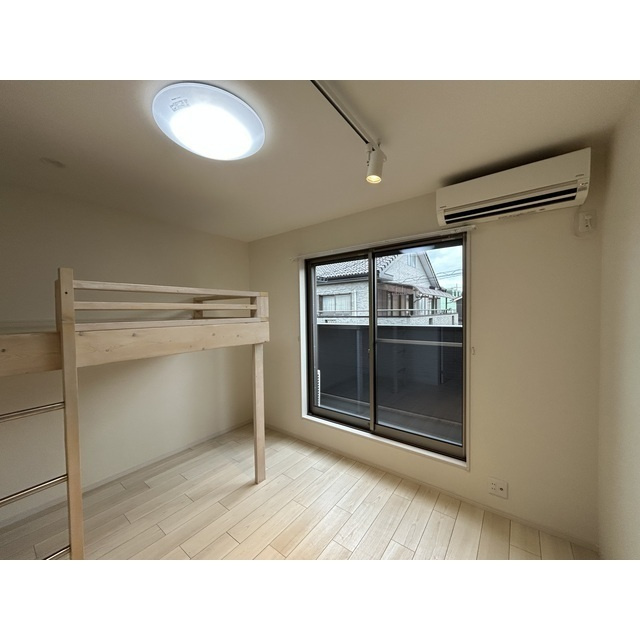 Ｃｏｏｌ春日部の居間・リビング