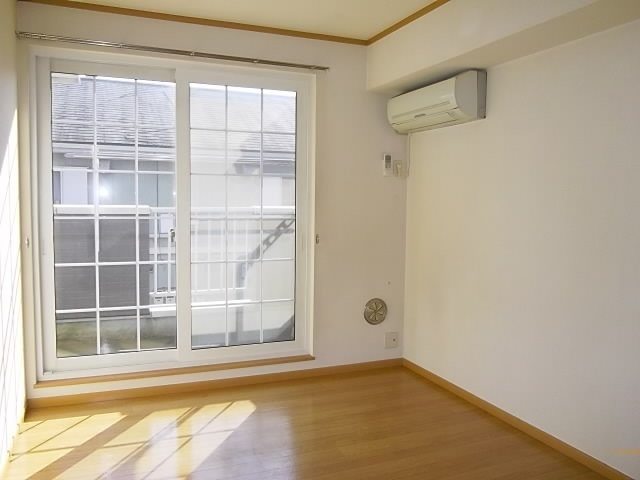 グリーンヒルズⅡの居間・リビング