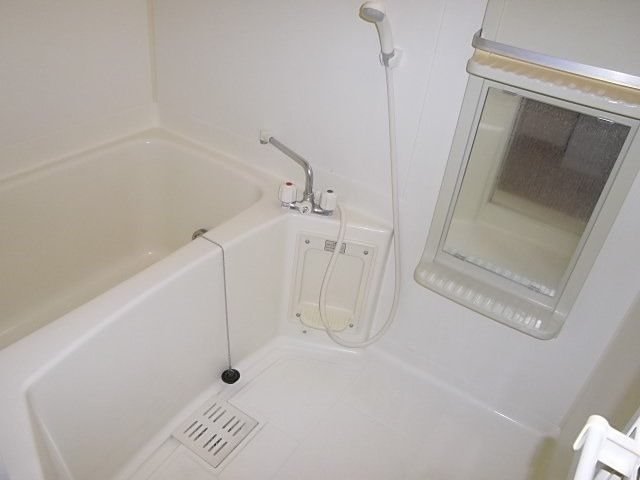 グリーンヒルズⅡの浴室