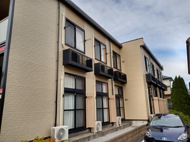 レオパレスプチドムール　サカエの外観