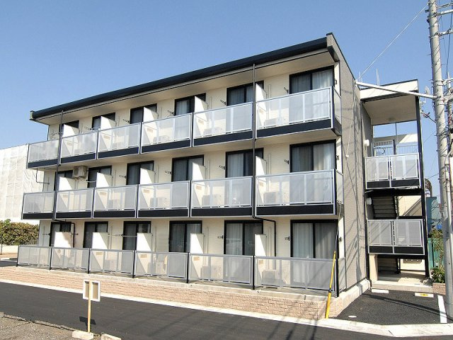 レオパレス緑町の外観