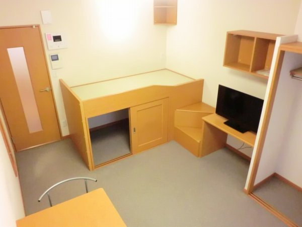 レオパレス宮代庭苑　Ⅱの居間・リビング