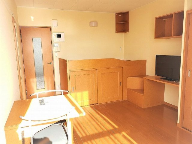 レオパレスシャトランの居間・リビング