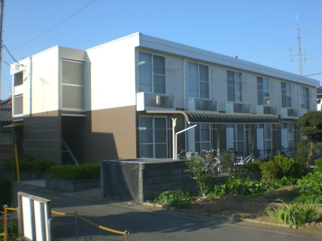 レオパレスシャトランの外観