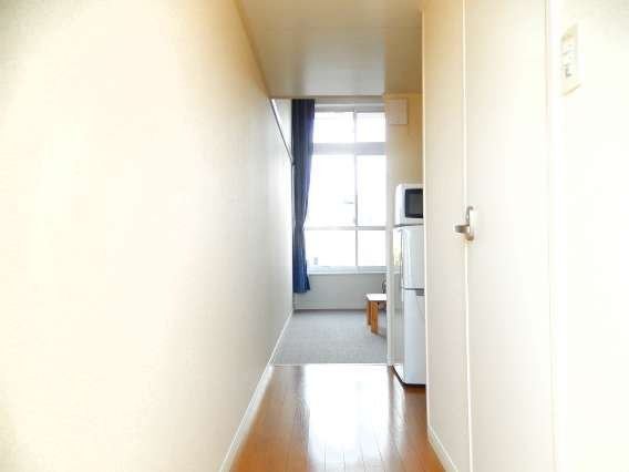 レオパレスサンハイムのその他|すっきりとした廊下