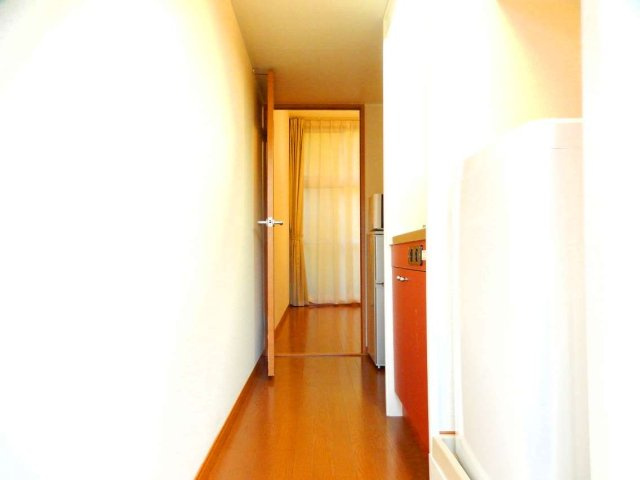 レオパレスエスアイユのその他|すっきりとした廊下