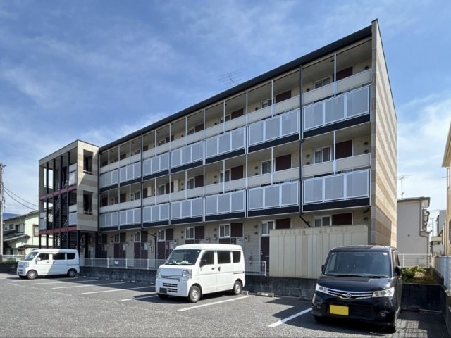 レオパレスグランドパレス春日部の外観