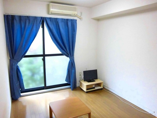 レオパレスガーデンコートの居間・リビング