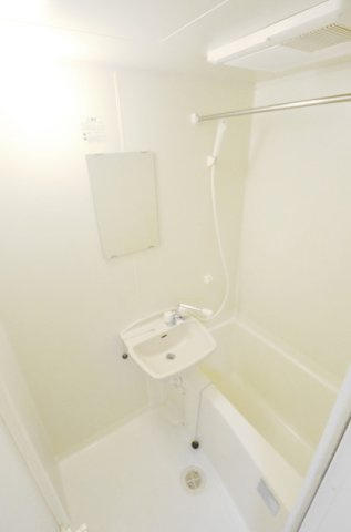 レオパレスサンハイムⅢの浴室