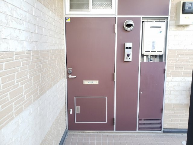 レオパレスＡＫＡＳＥの玄関