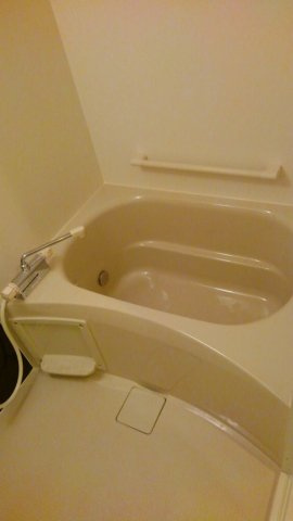 クレイノイヤサカの浴室|室内干し可、大型ユニット完備