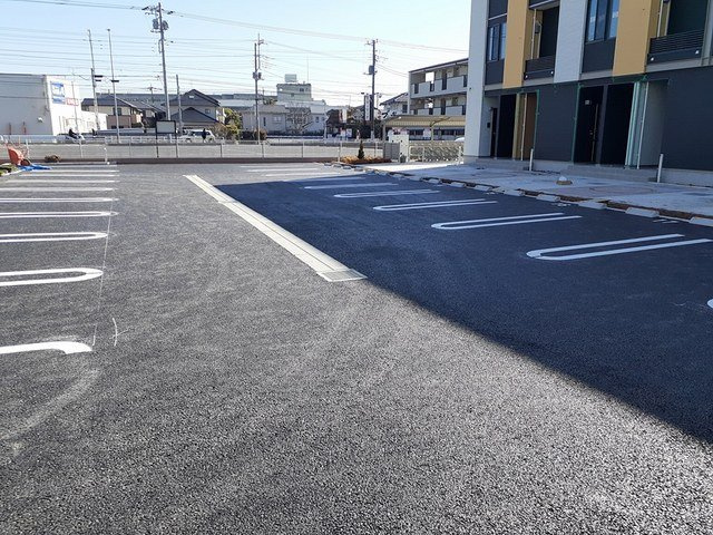 リード・アロッジオⅡの駐車場