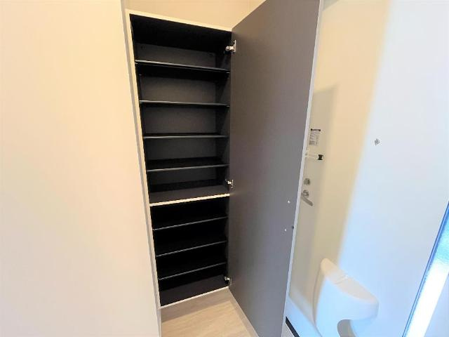 ルオント　ヴァロの収納|下駄箱