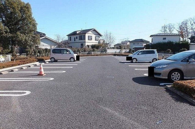 エトワール　翠Ⅱの駐車場