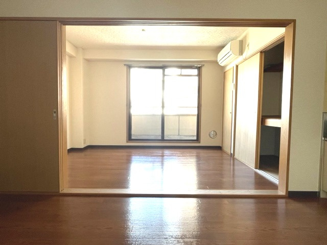 アーバンビルの居間・リビング