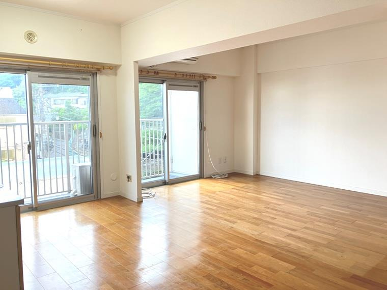 カマクラ大船コーポの居間・リビング