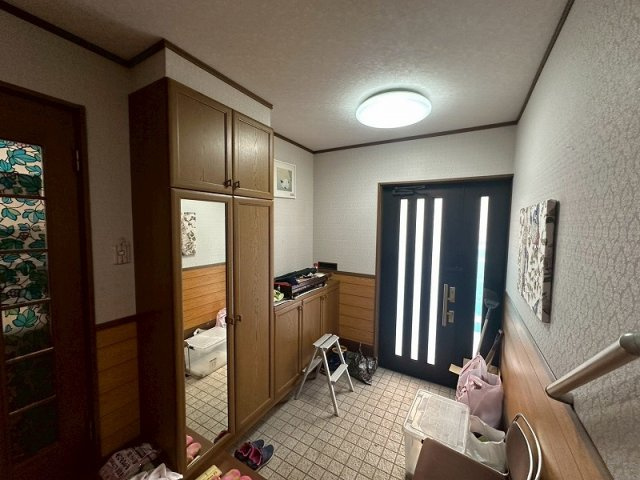【玄関】 | 東生馬町中古戸建 | ゆったりとした玄関です