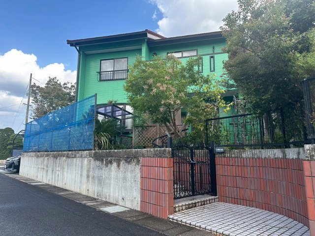 【外観】 | 東生馬町中古戸建 | 鮮やかな色味の外観です