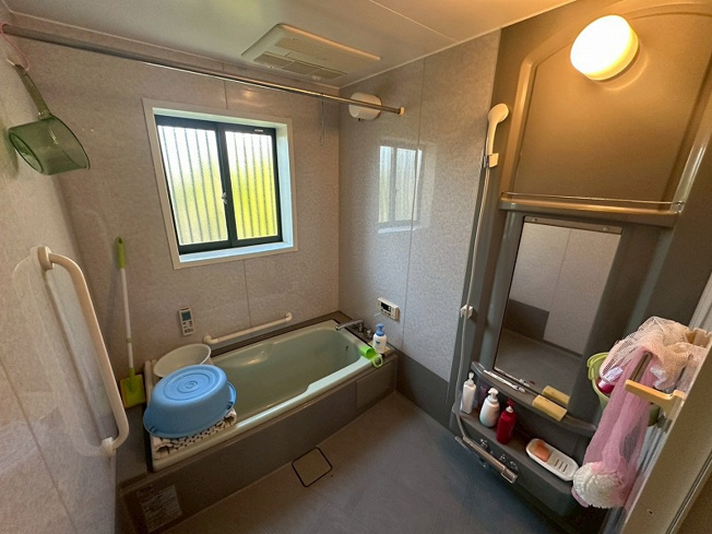 【浴室】 | 東生馬町中古戸建 | 広々とした浴室です