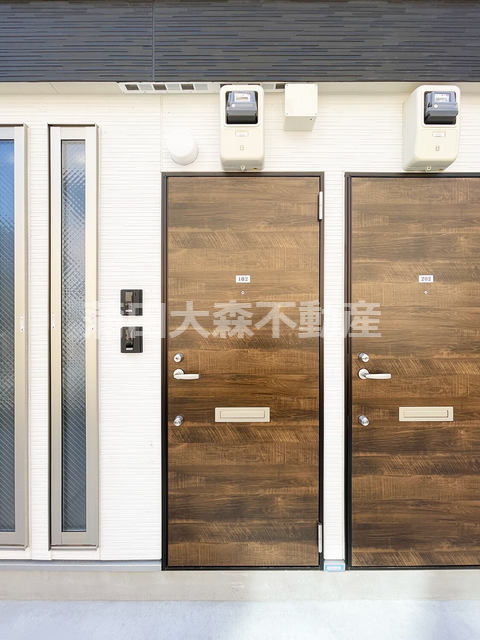 ロイヤル　ウィステリアの玄関