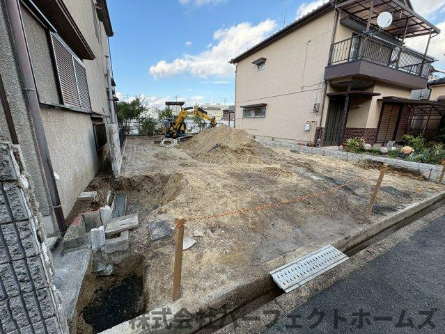 養父元町新築戸建の前面道路含む現地写真