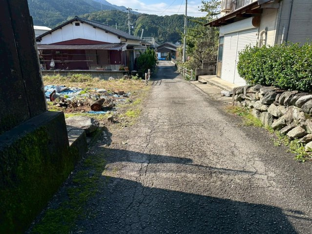 大生院 栗林　売土地の前面道路含む現地写真