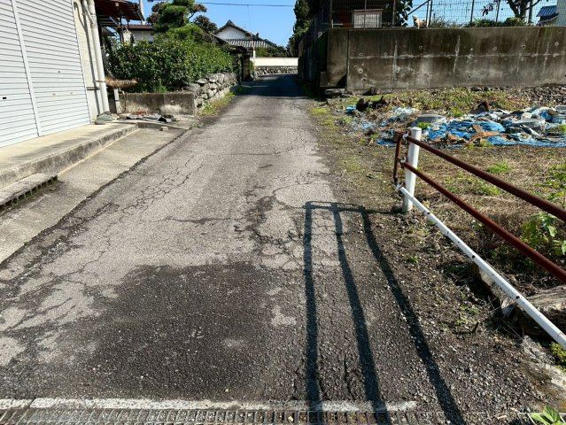 大生院 栗林　売土地の前面道路含む現地写真