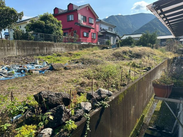 大生院 栗林　売土地の前面道路含む現地写真