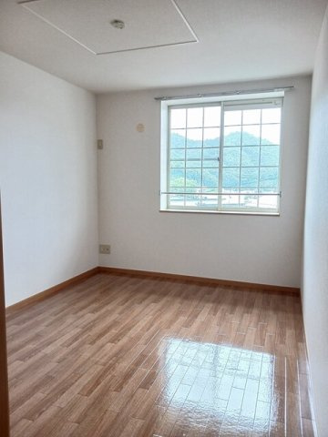 エトワールパルク　エストの内装|明るい室内です