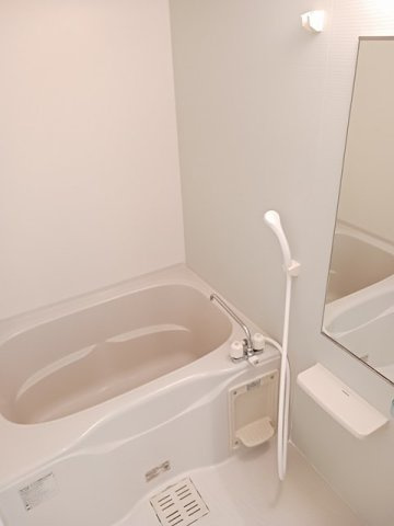 カレント石井城の浴室|ゆったり過ごせるお風呂です