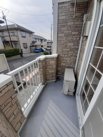 ミニヨンメゾンのバルコニー|バルコニーからの眺めを楽しみながら食事をしませんか