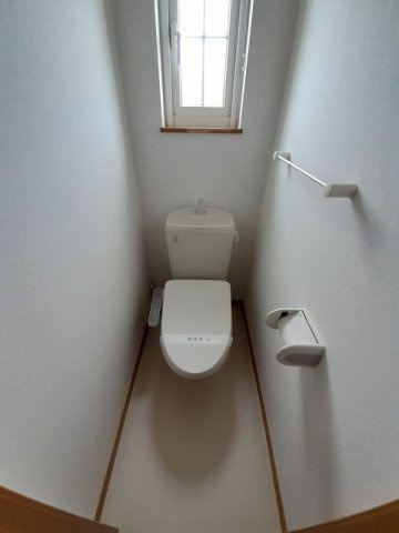 ミニヨンメゾンのトイレ|落ち着いた色調のトイレです